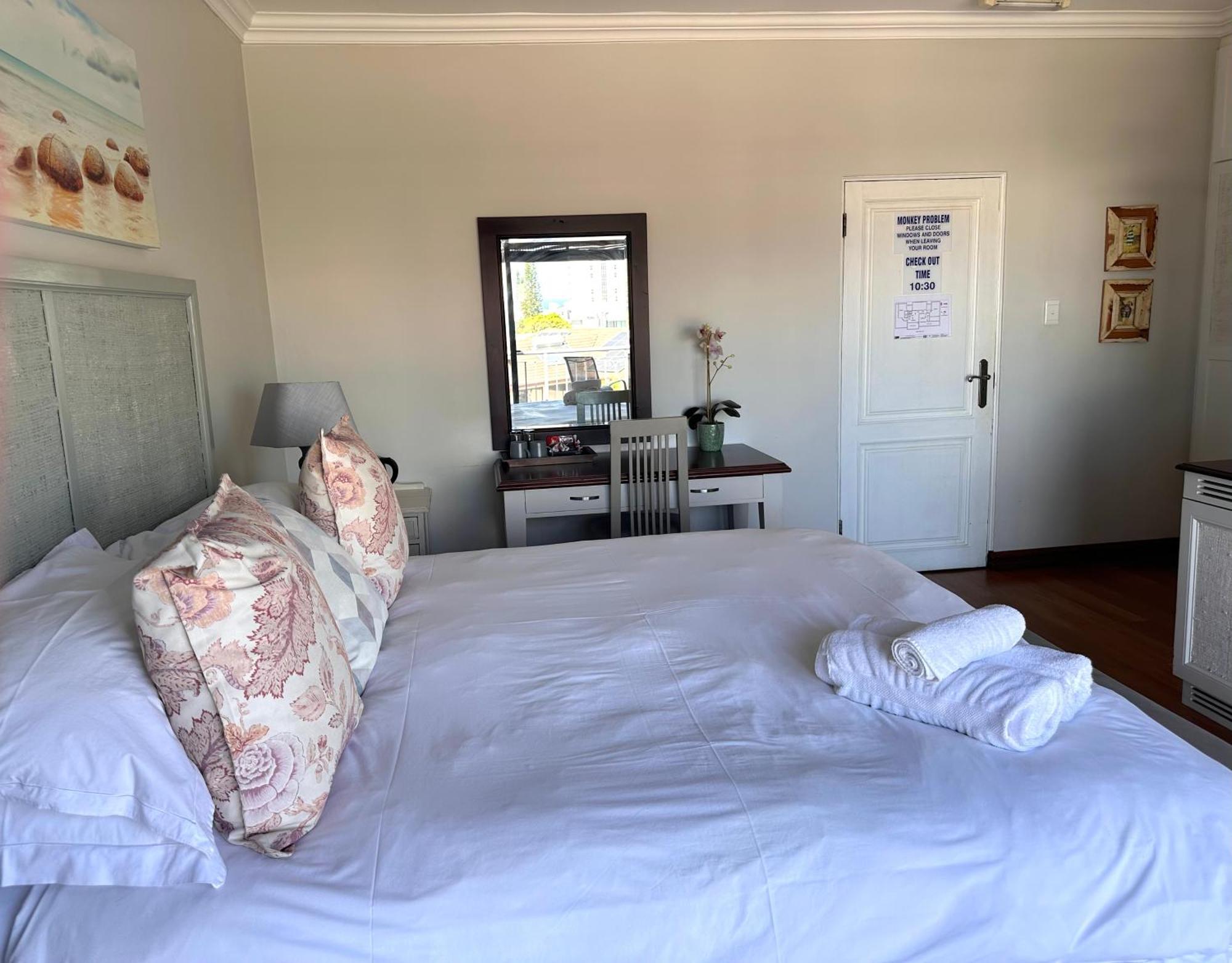 The Hamptons Guest House 다반 외부 사진